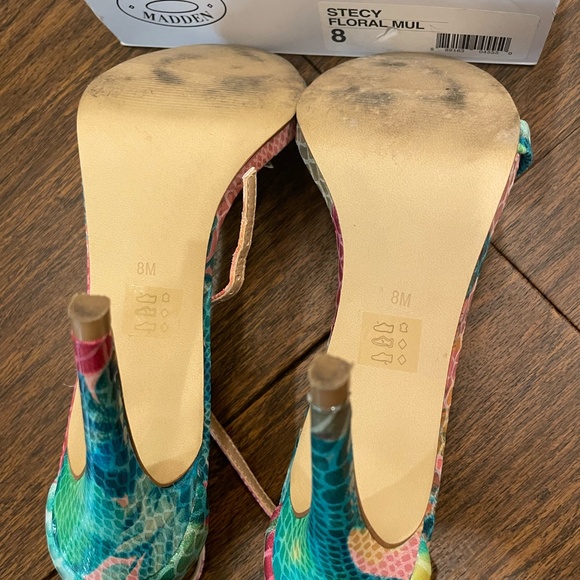 Steve Madden Stecy Floral Snakeskin Ankle Strap Heel - Picture 4 of 4